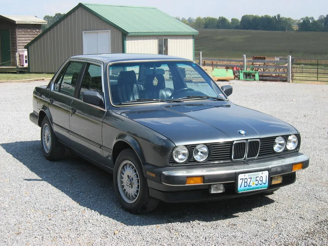 BMW 3 series 323i 1987 photo - 8