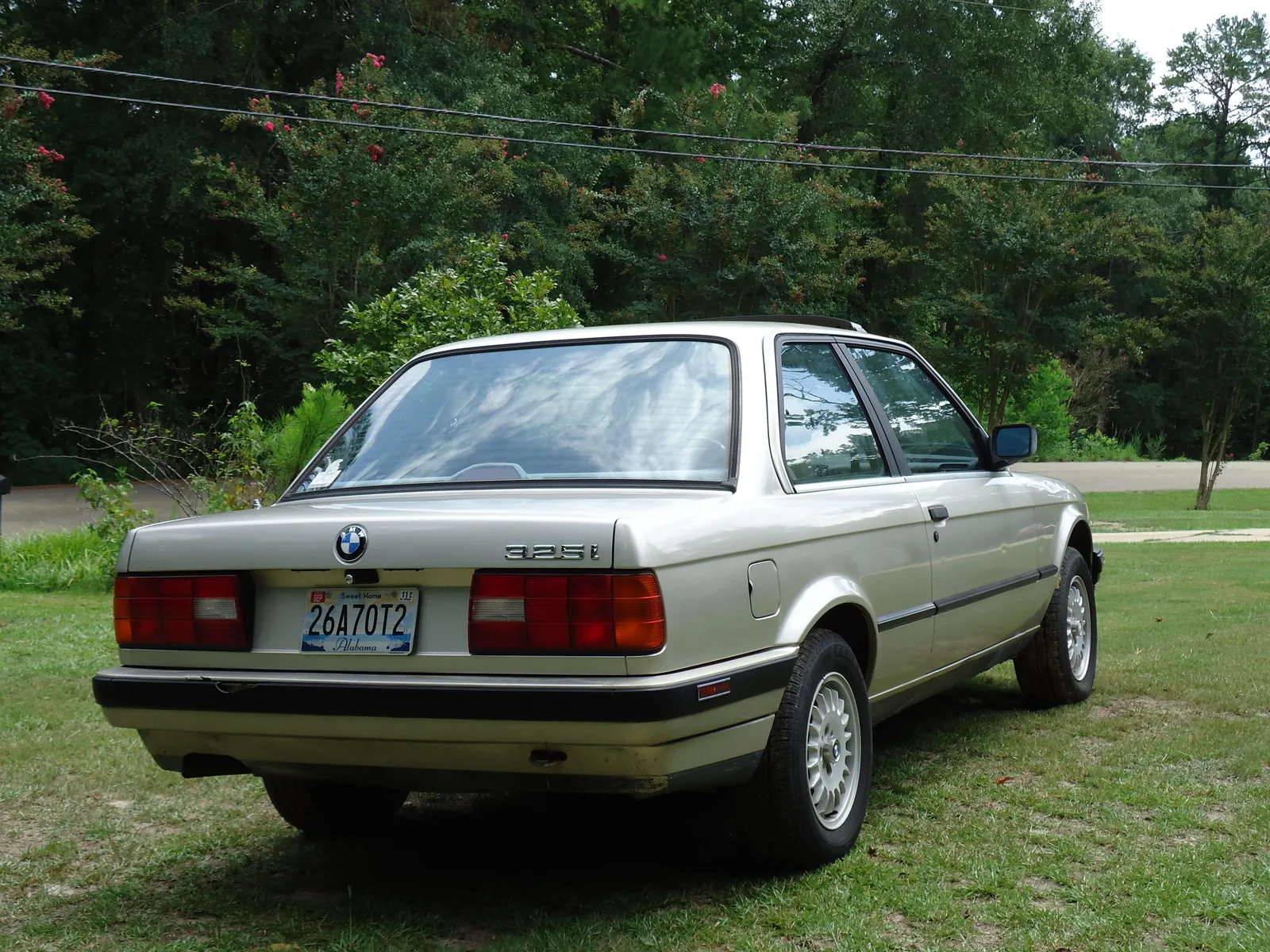 BMW 3 series 323i 1989 photo - 1