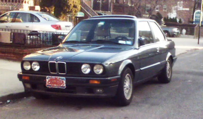 BMW 3 series 323i 1990 photo - 10