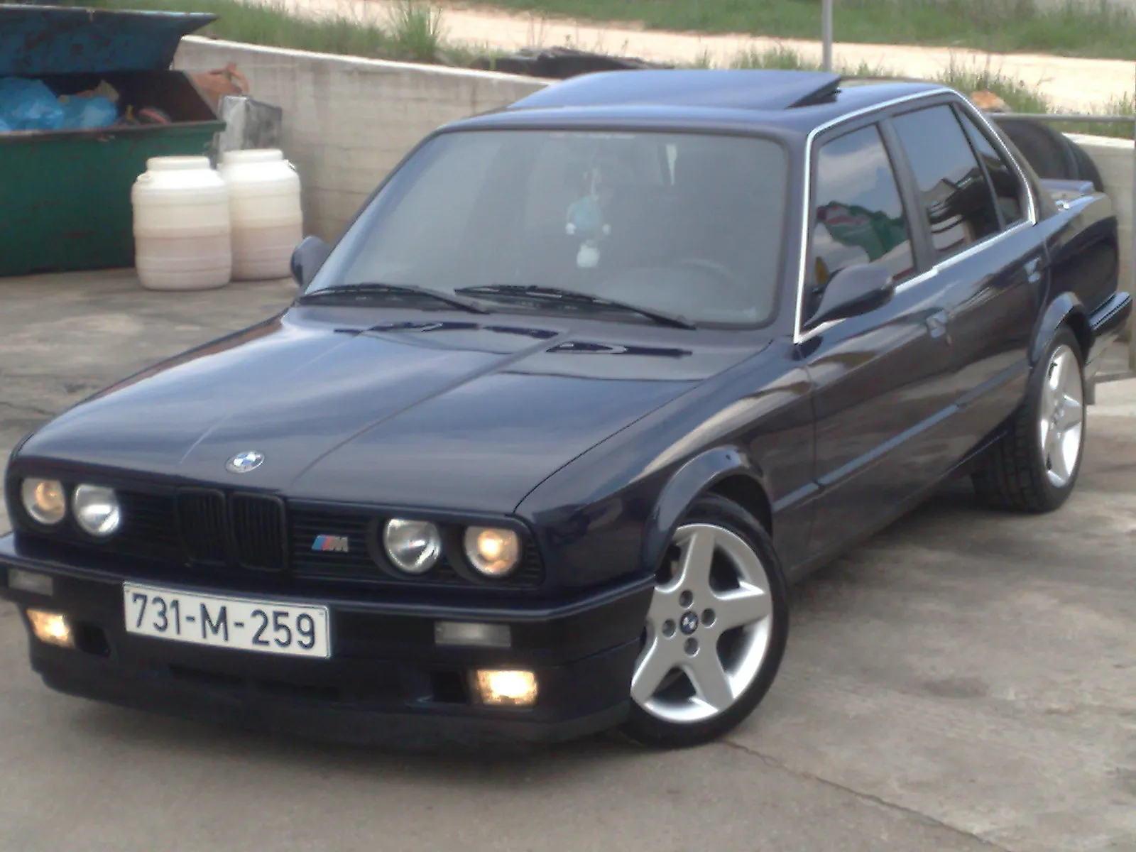 BMW 3 series 323i 1990 photo - 2
