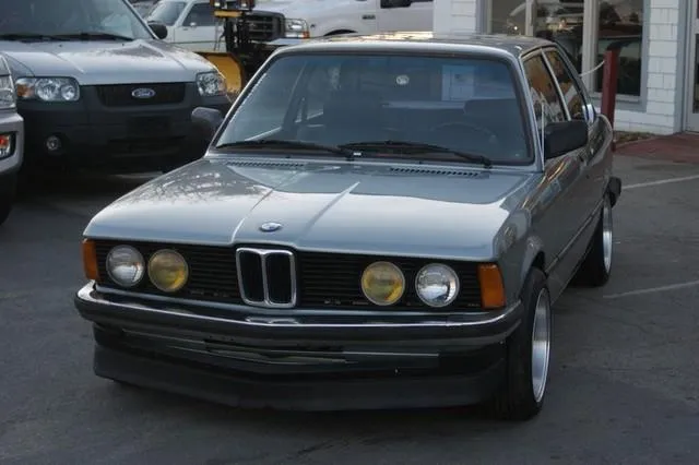 BMW 3 series 324d 1982 photo - 5