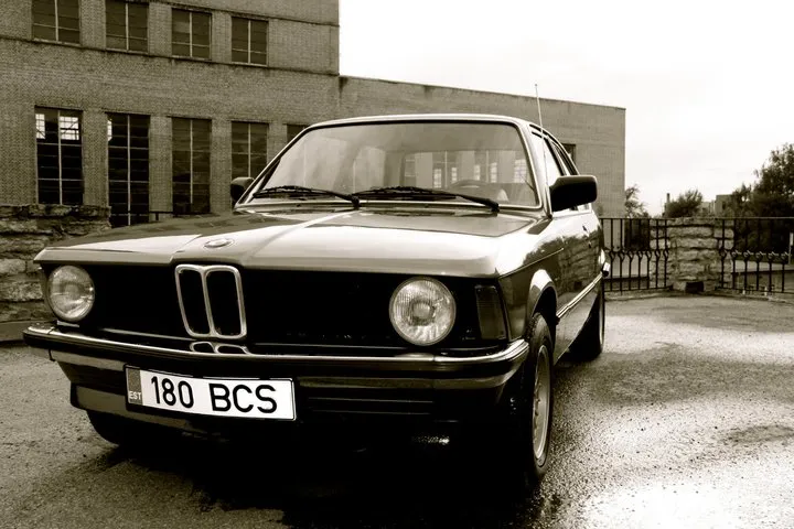 BMW 3 series 324d 1982 photo - 6