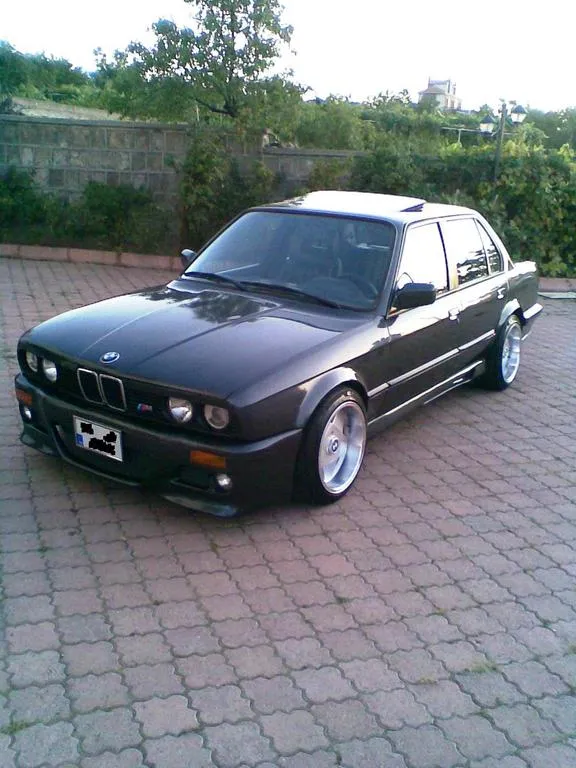 BMW 3 series 324d 1984 photo - 6