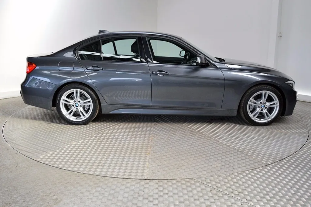BMW 3 series 325d 2014 photo - 4