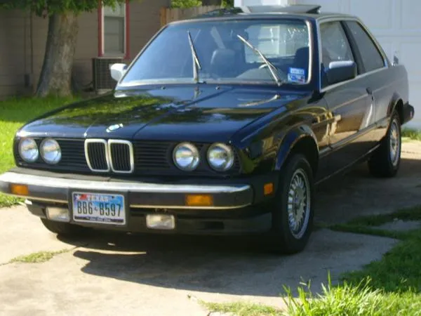 BMW 3 series 325i 1984 photo - 4