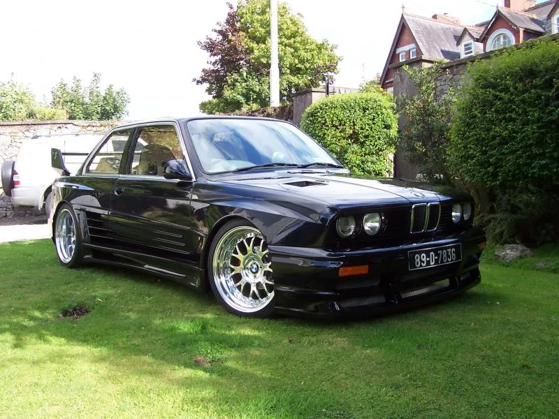 BMW 3 series 325i 1989 photo - 1