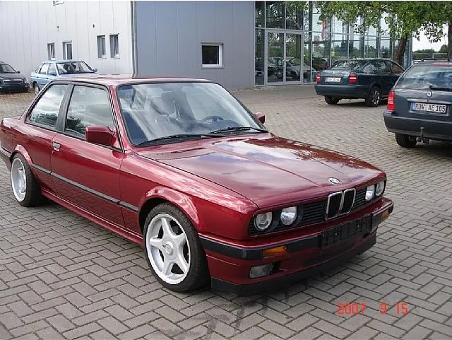 BMW 3 series 325i 1990 photo - 10