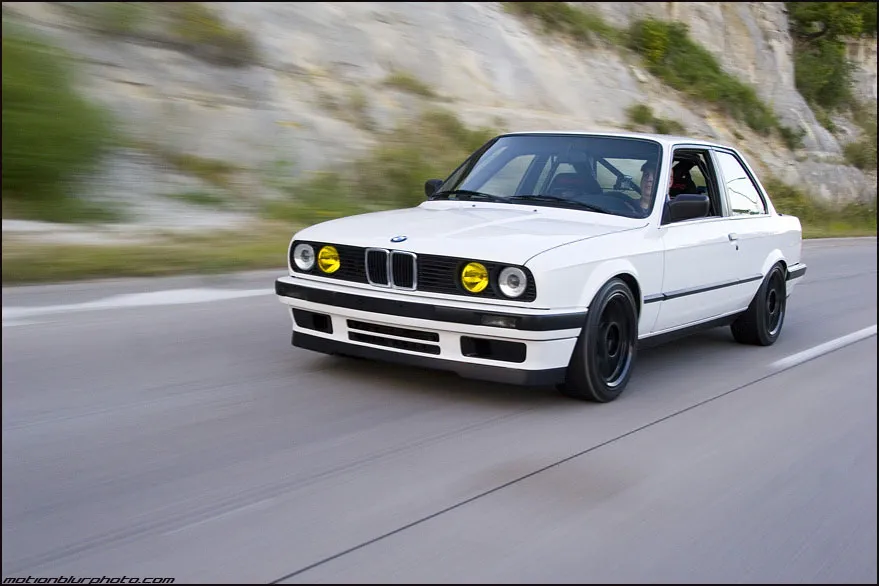 BMW 3 series 325is 1990 photo - 2