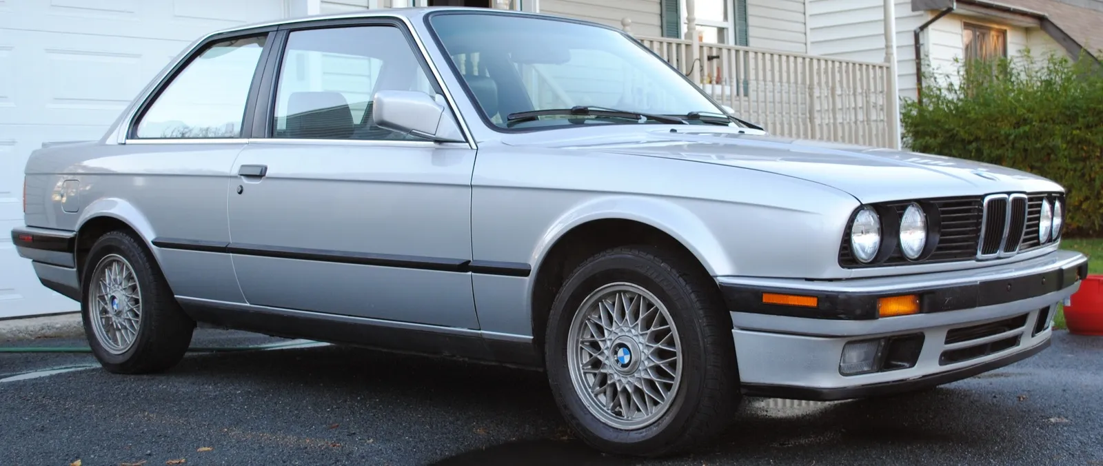 BMW 3 series 325is 1990 photo - 3