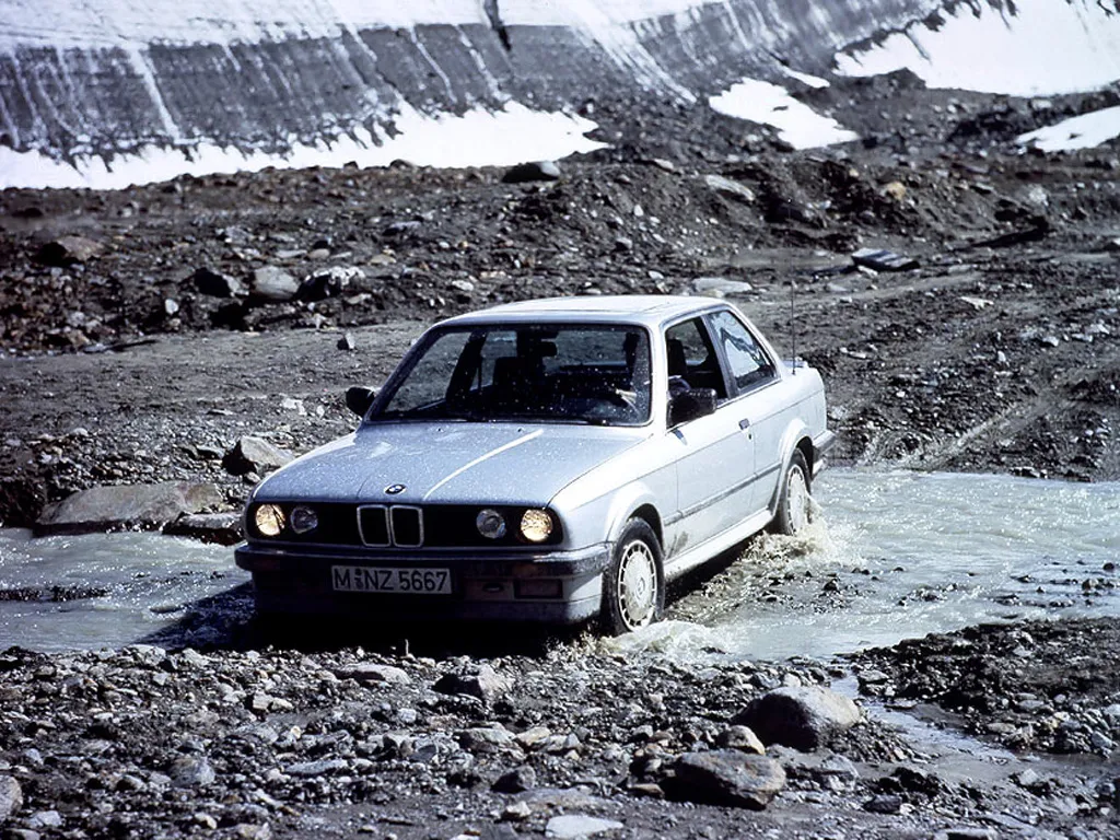 BMW 3 series 325ix 1987 photo - 8