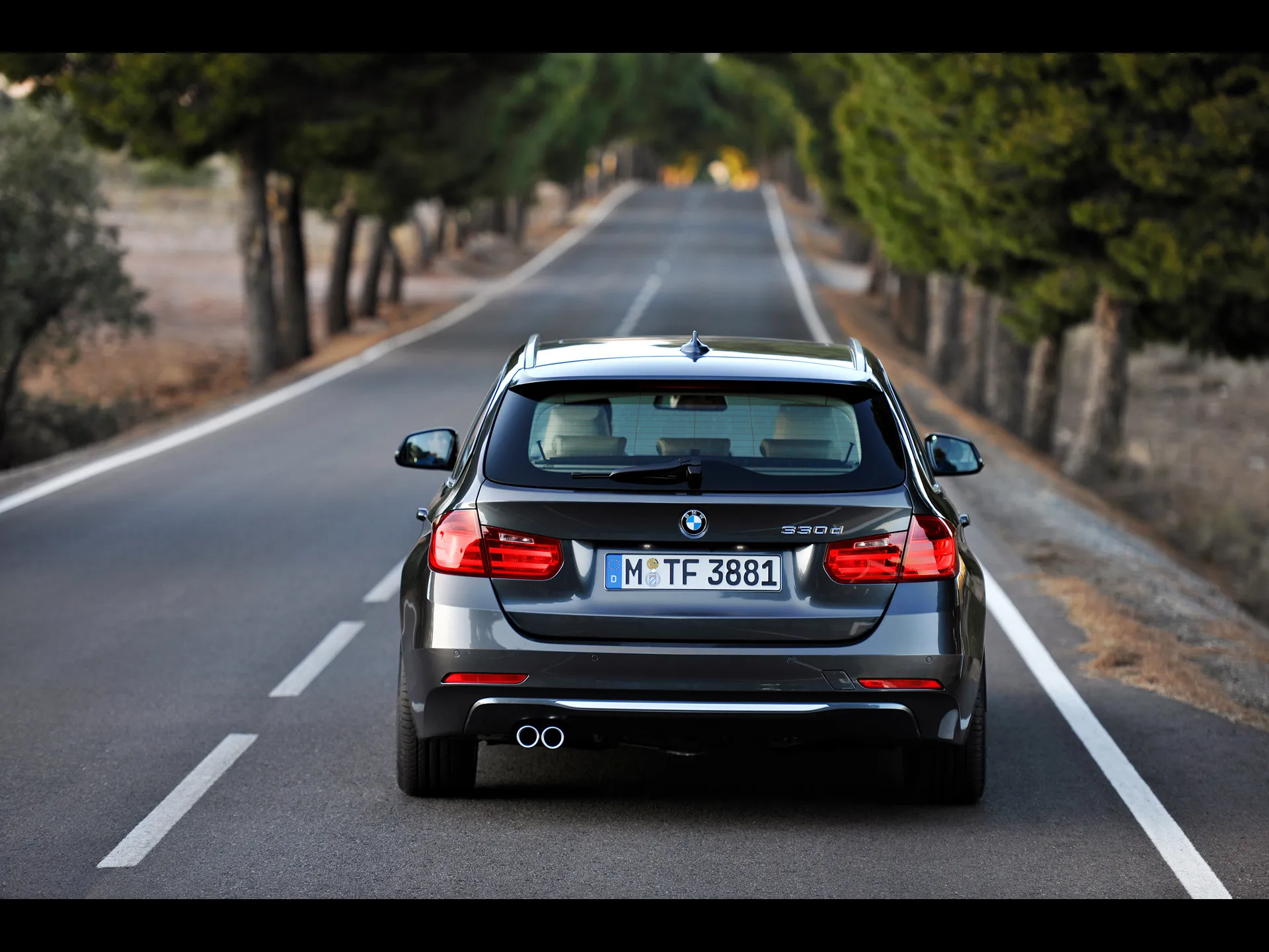 BMW 3 series 330d 2012 photo - 4