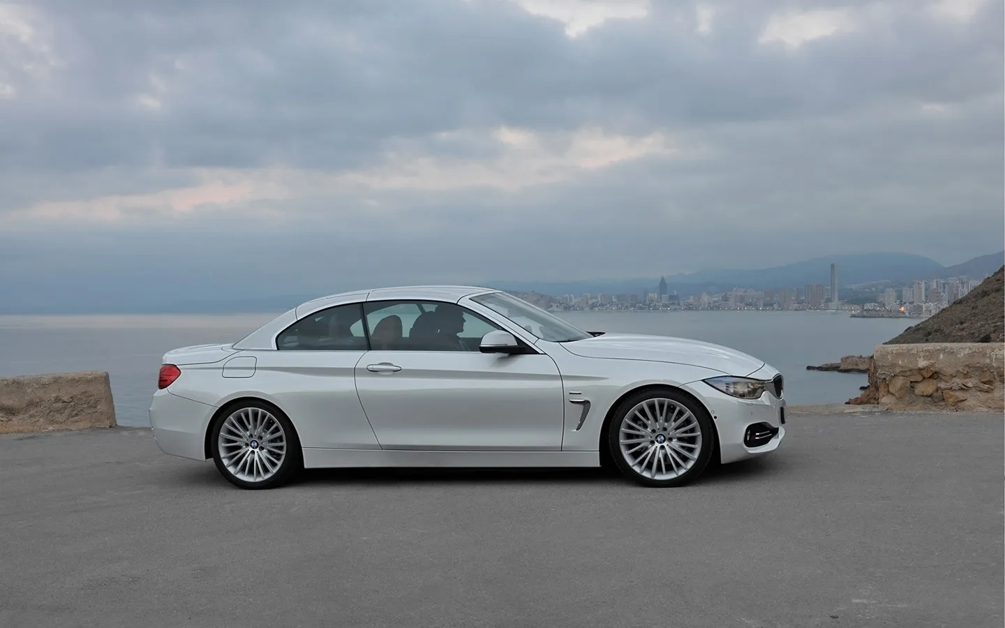 BMW 4 series 418d 2014 photo - 3