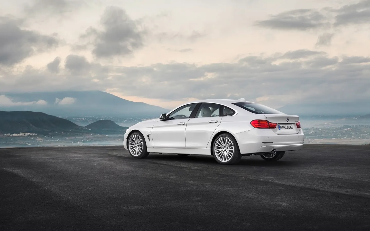 BMW 4 series 418d 2014 photo - 5