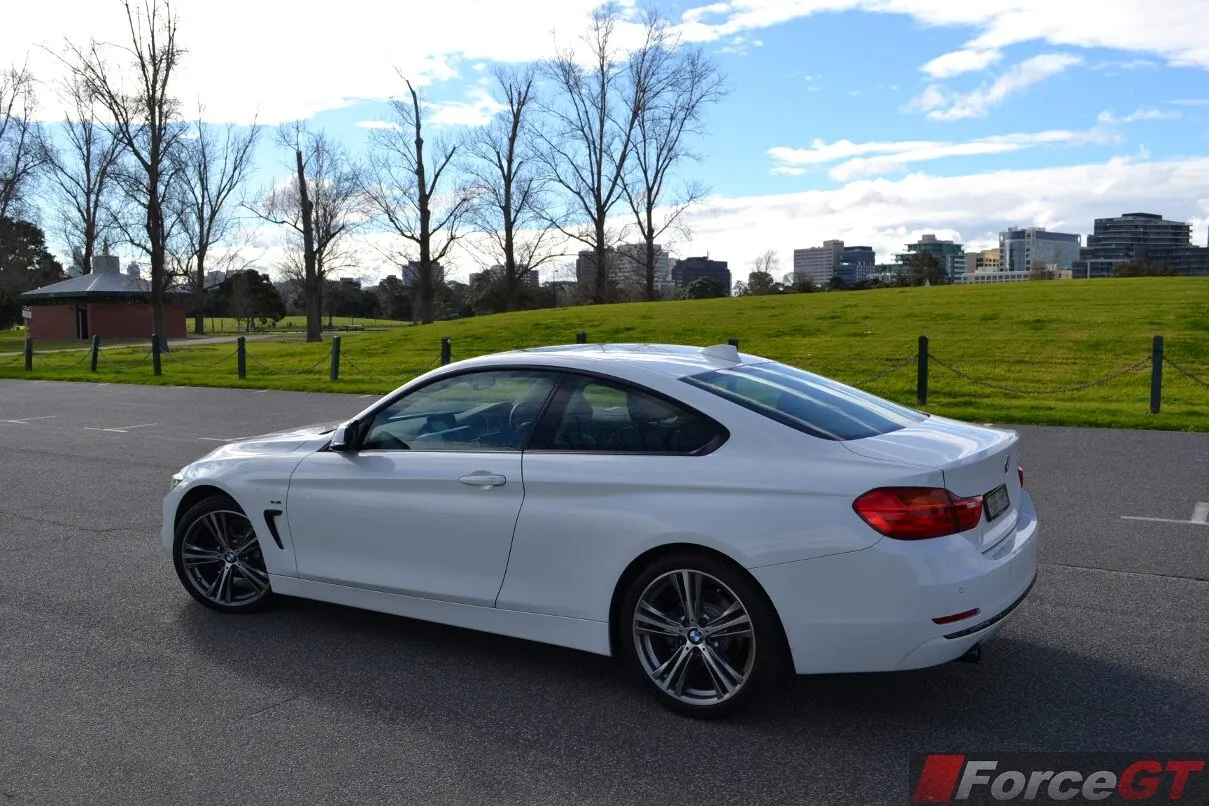 BMW 4 series 420i 2014 photo - 11