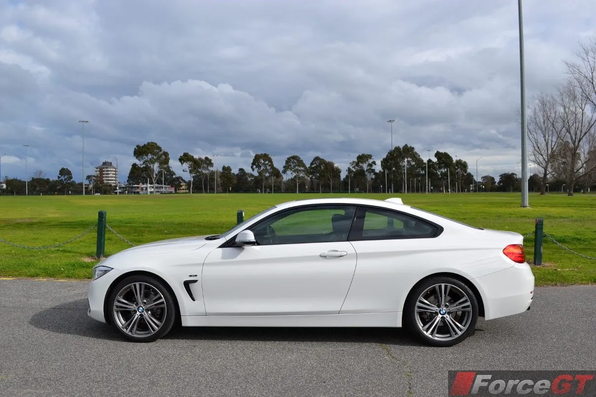 BMW 4 series 420i 2014 photo - 9