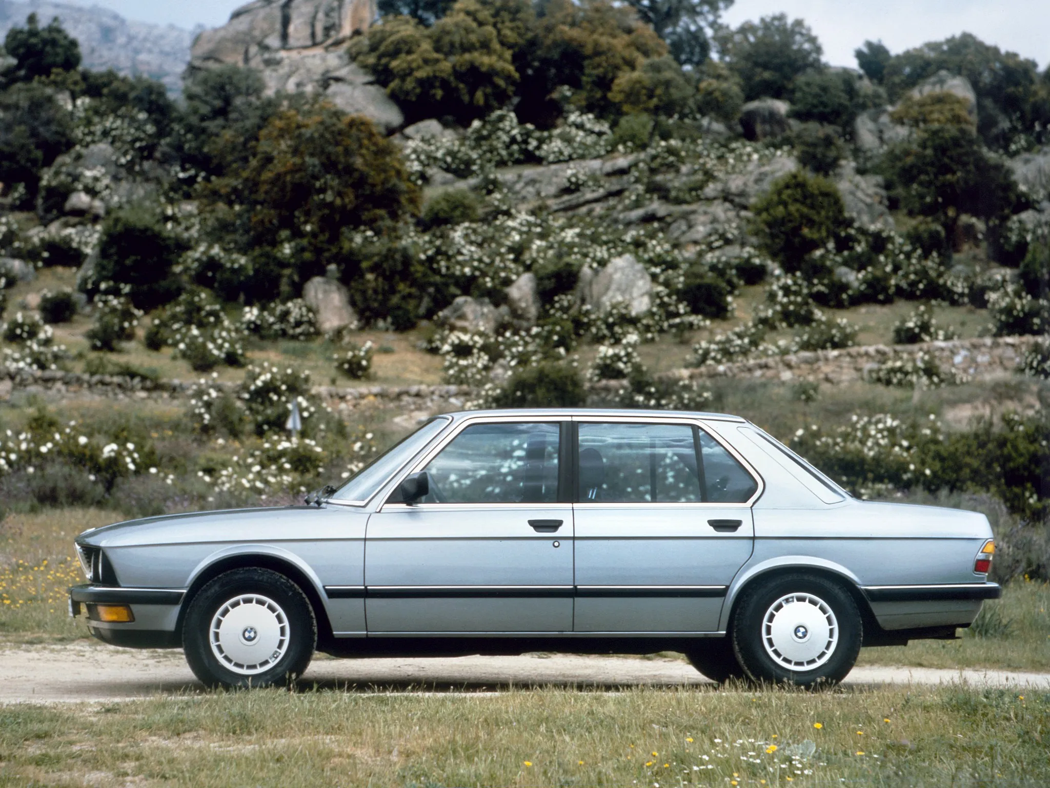 BMW 5 series 518 1983 photo - 3