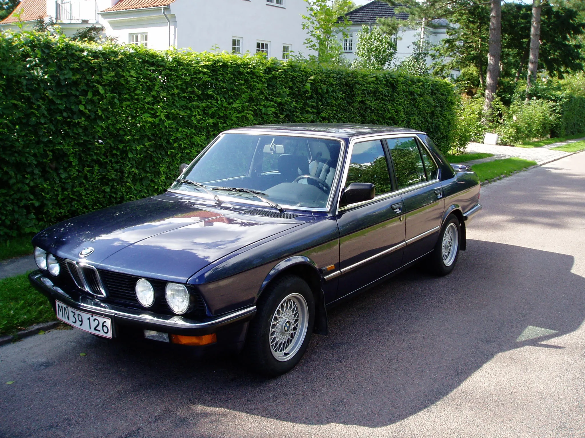 BMW 5 series 518 1988 photo - 4