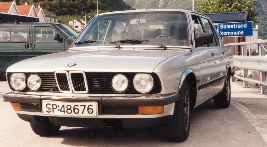BMW 5 series 518i 1990 photo - 11