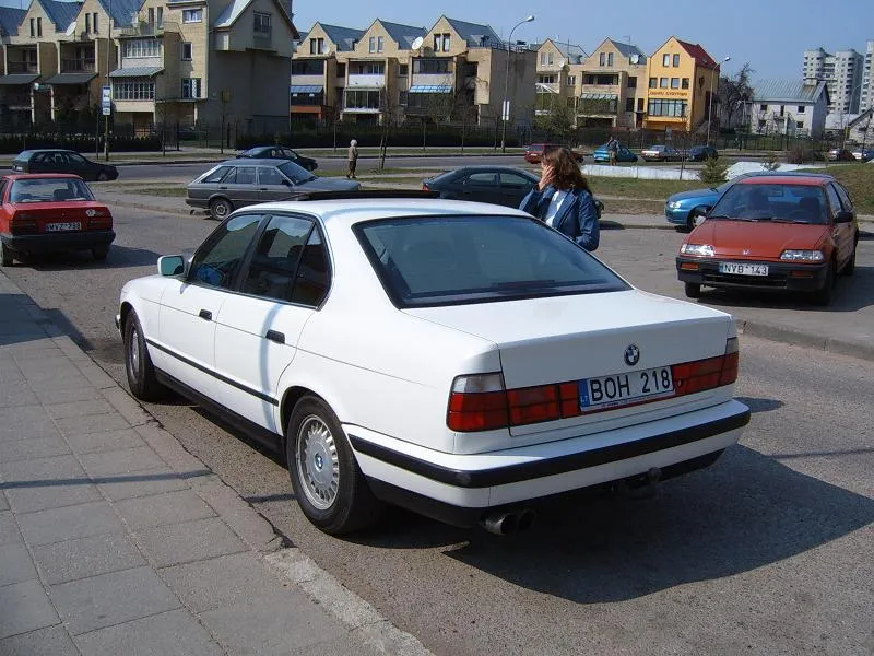 BMW 5 series 518i 1991 photo - 3