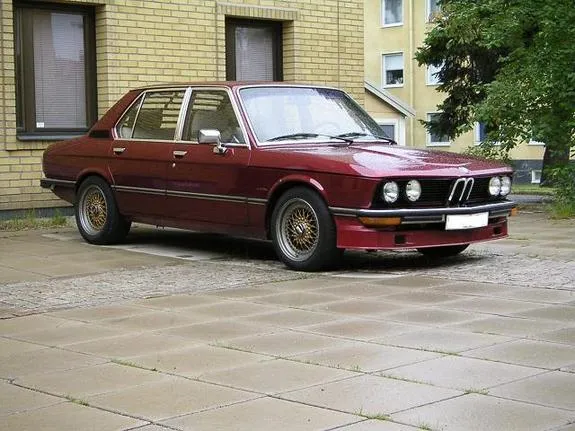 BMW 5 series 520 1977 photo - 1