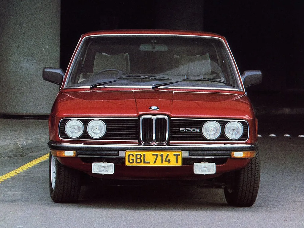 BMW 5 series 520i 1982 photo - 9