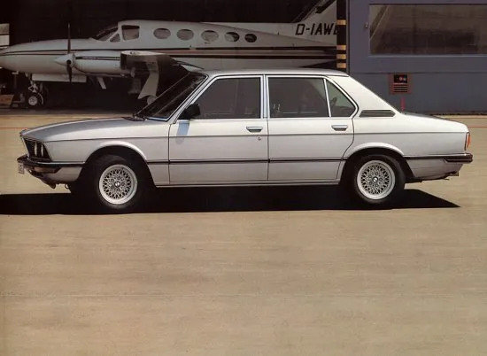 BMW 5 series 520i 1983 photo - 11