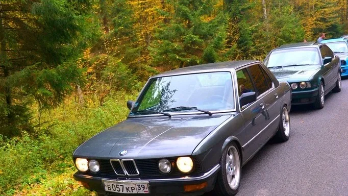 BMW 5 series 520i 1983 photo - 3