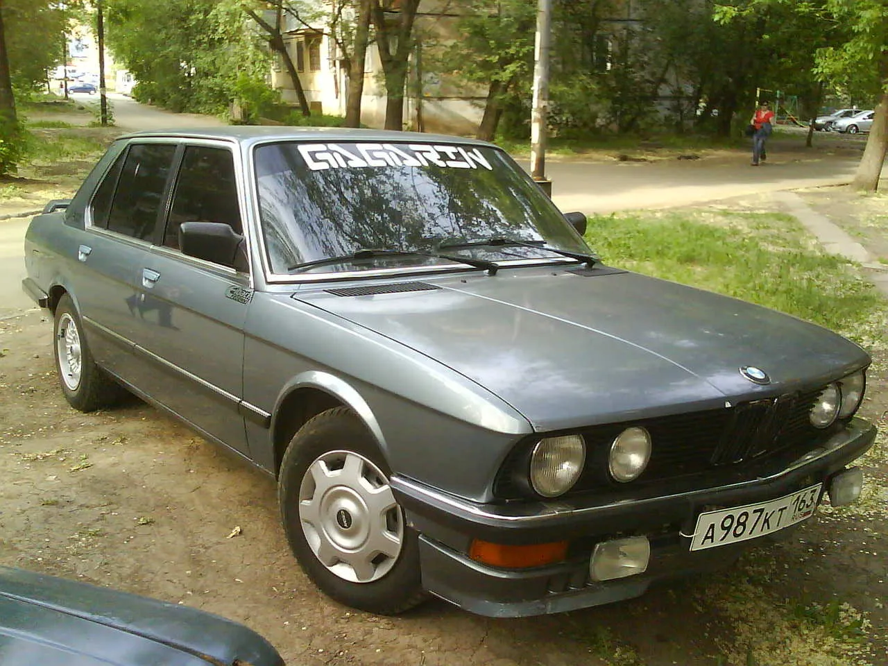 BMW 5 series 520i 1984 photo - 3