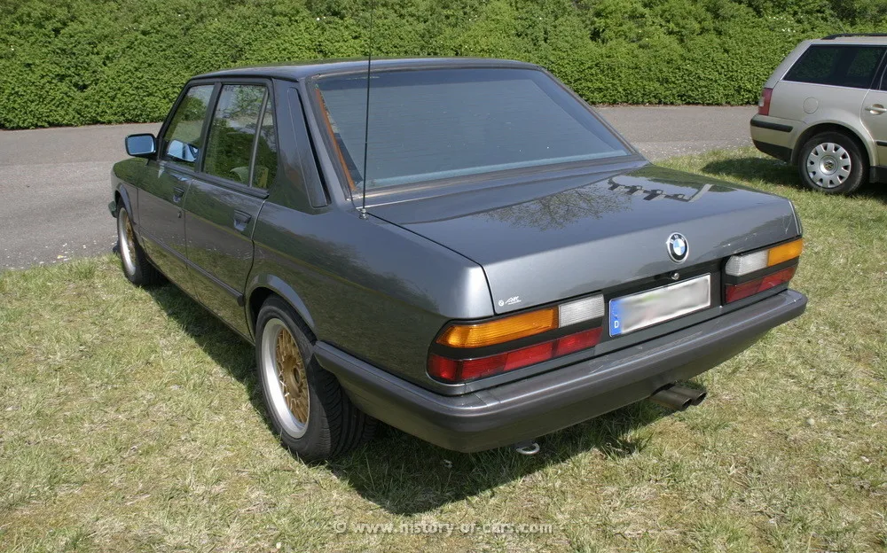 BMW 5 series 520i 1984 photo - 4