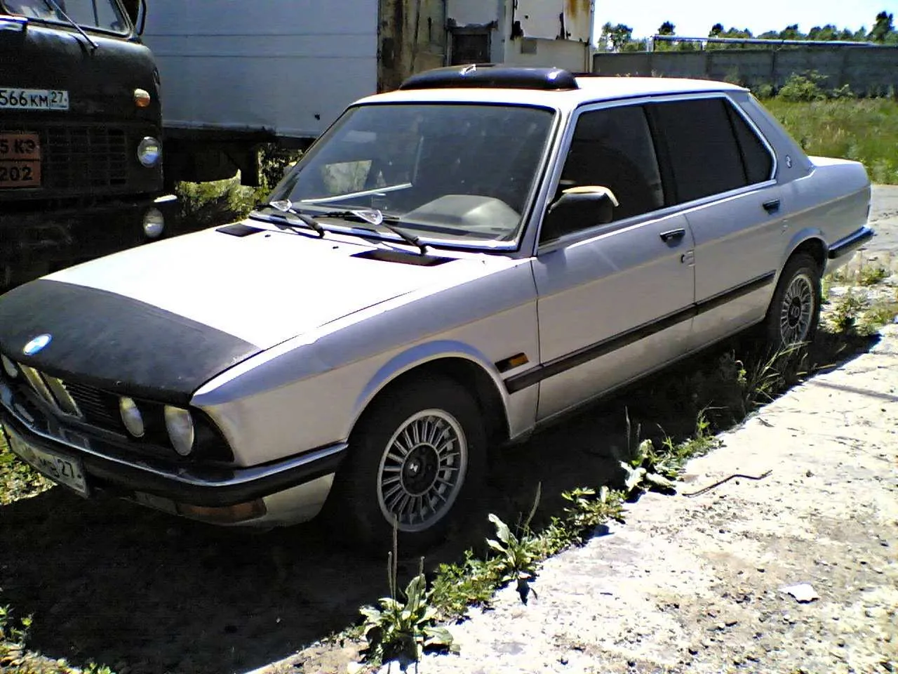 BMW 5 series 520i 1986 photo - 10