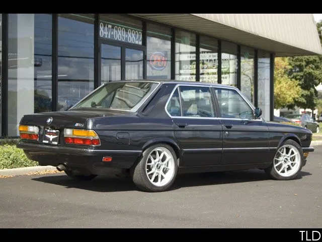 BMW 5 series 520i 1986 photo - 6