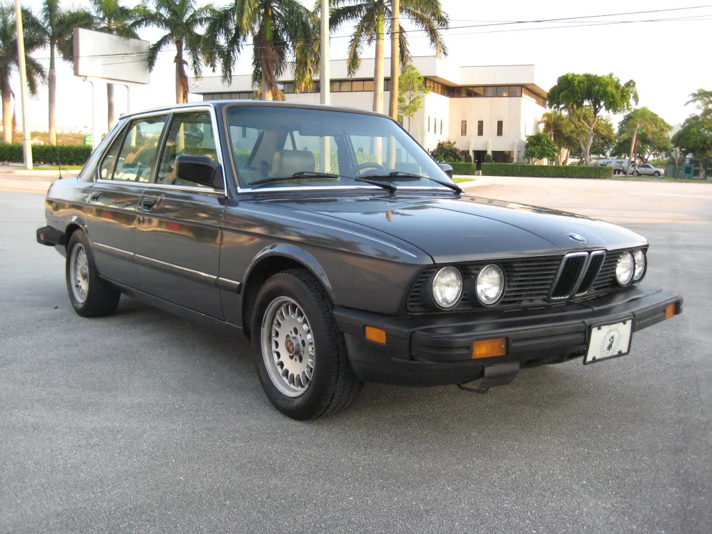 BMW 5 series 520i 1986 photo - 8