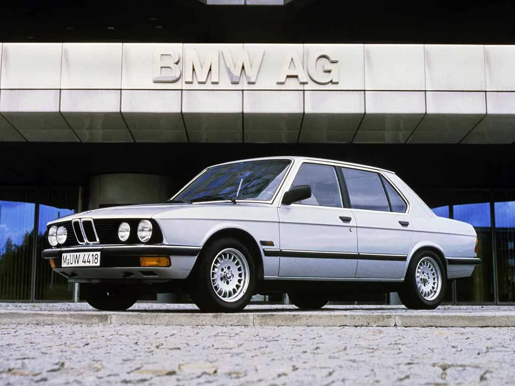 BMW 5 series 520i 1987 photo - 12