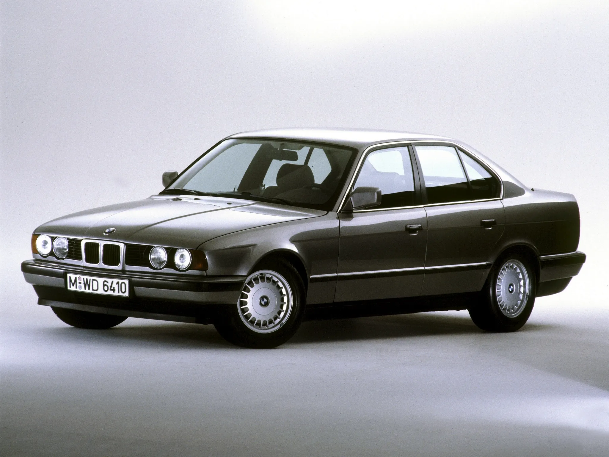 BMW 5 series 520i 1987 photo - 8