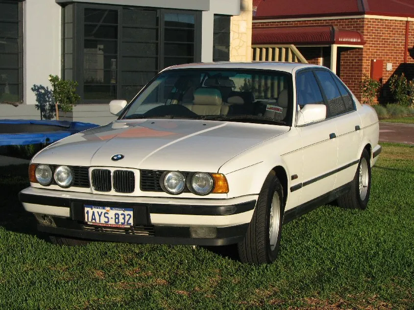 BMW 5 series 520i 1990 photo - 6