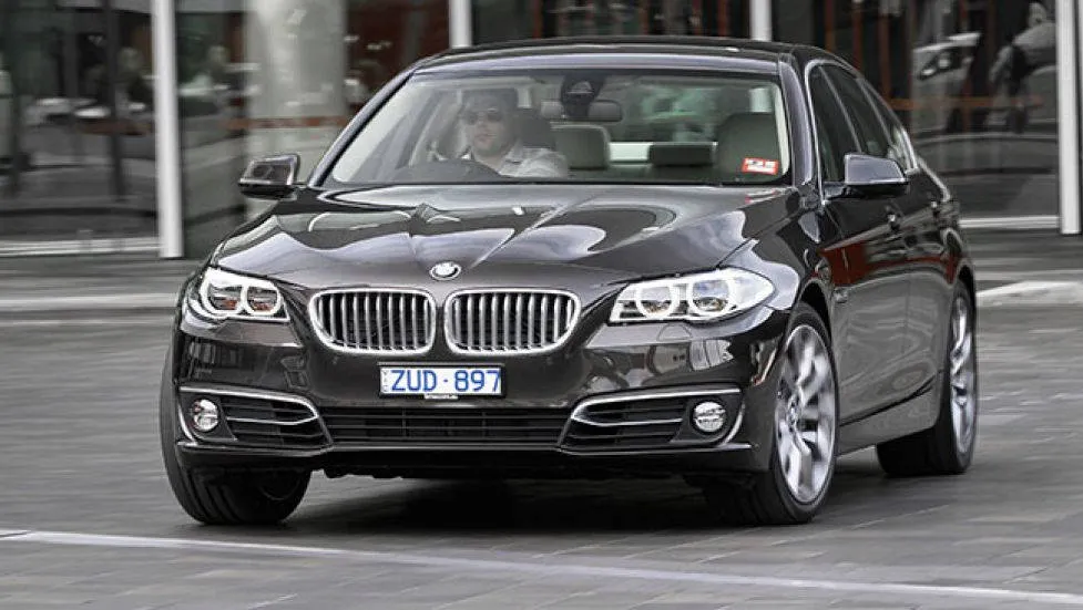 BMW 5 series 520i 2014 photo - 2