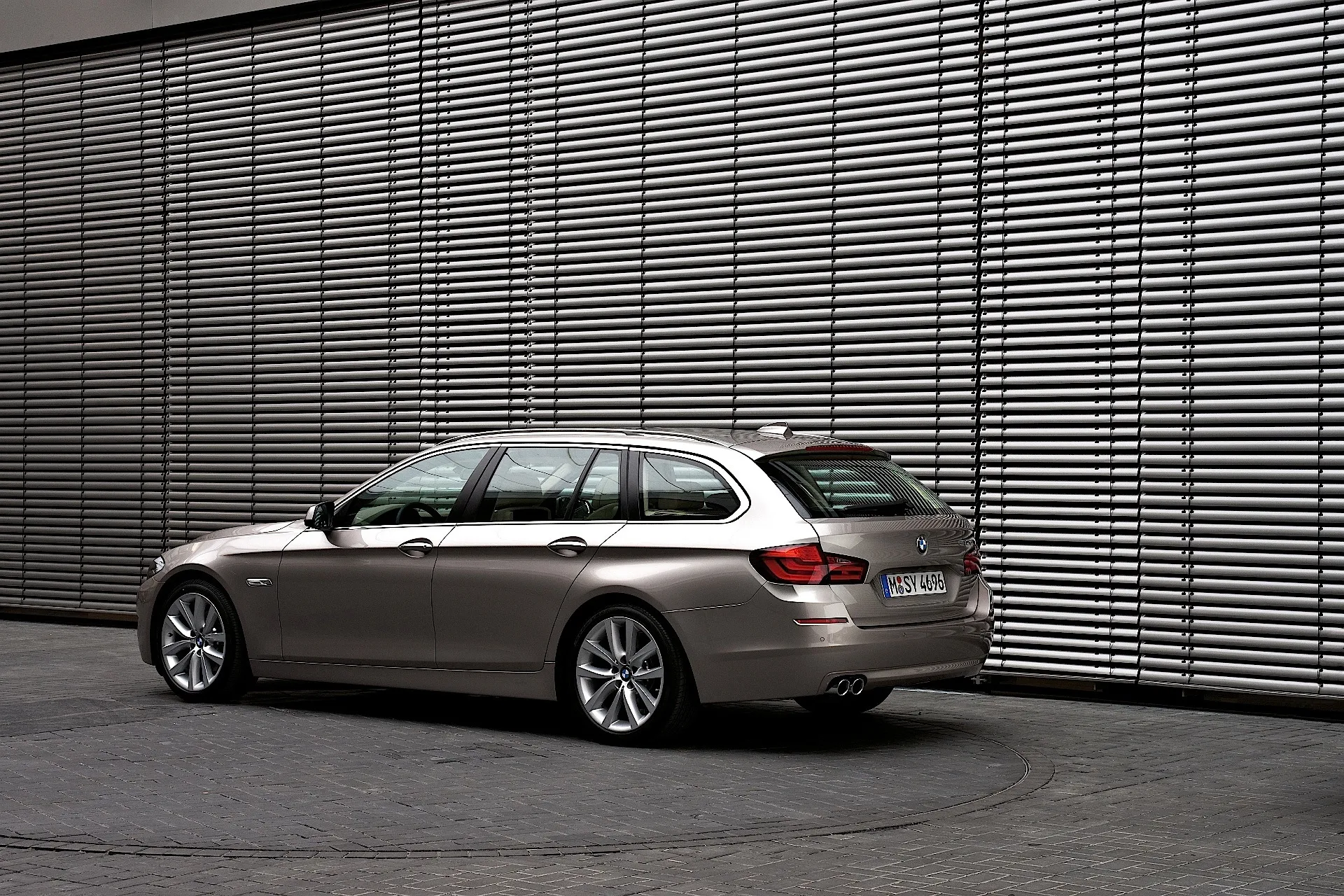 BMW 5 series 523i 2013 photo - 7
