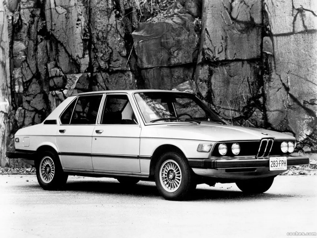 BMW 5 series 525 1974 photo - 10