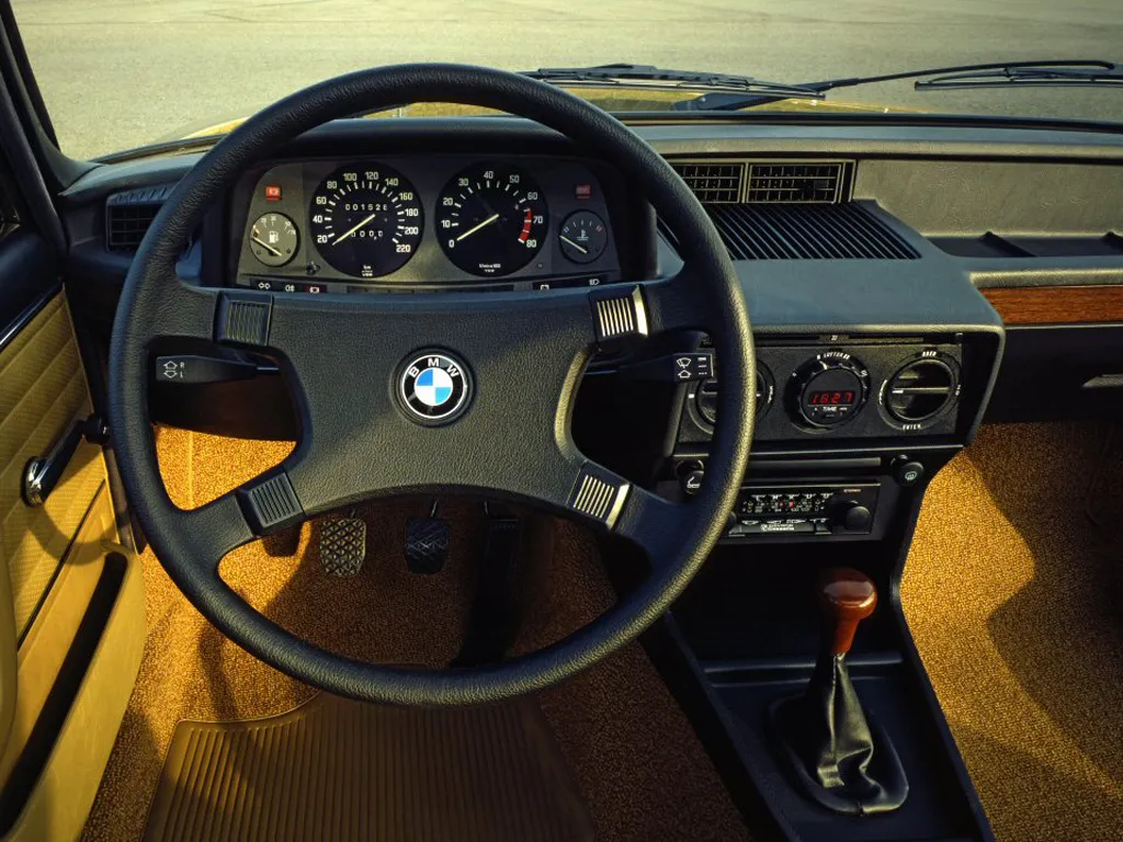 BMW 5 series 525 1981 photo - 4