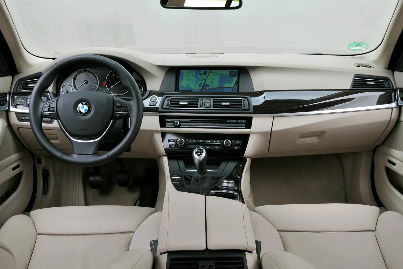 BMW 5 series 525d 2013 photo - 4