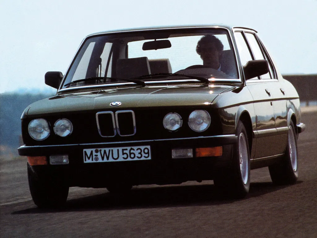 BMW 5 series 525e 1981 photo - 4