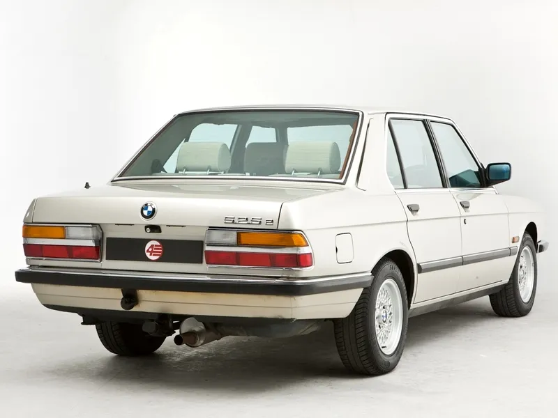 BMW 5 series 525e 1981 photo - 7