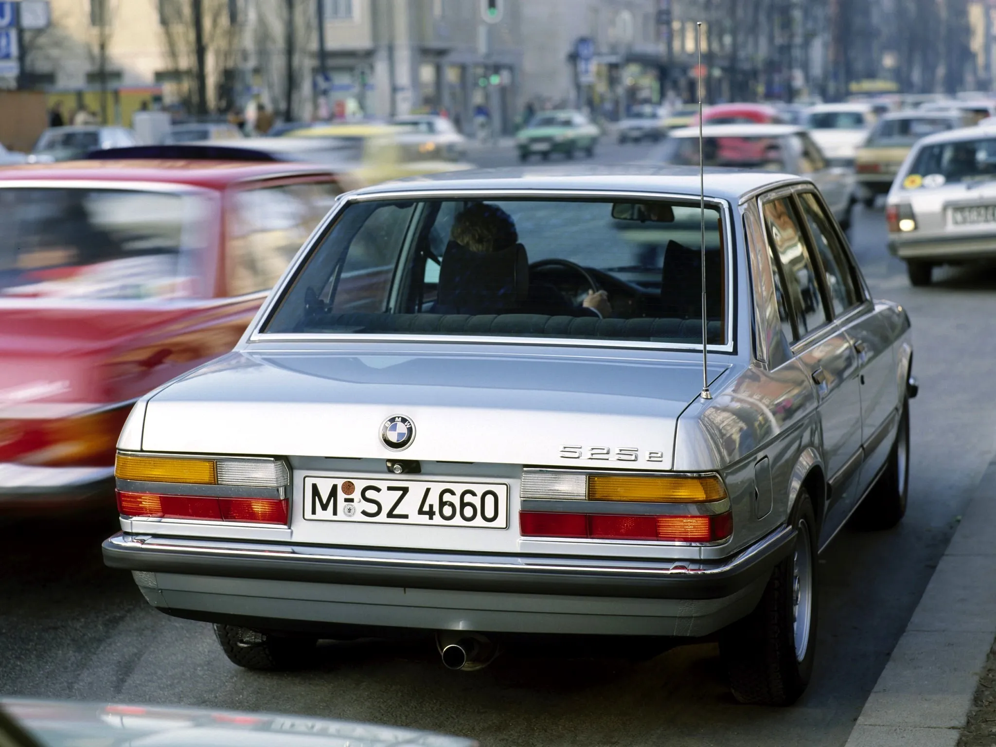 BMW 5 series 525e 1985 photo - 9