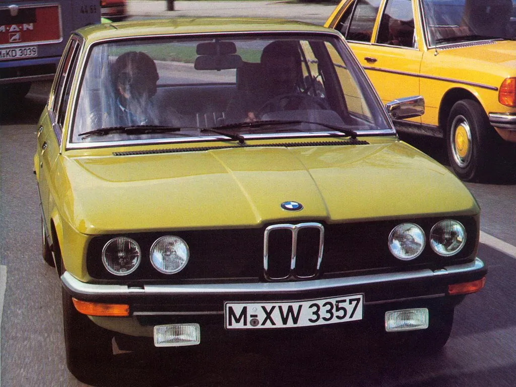 BMW 5 series 525i 1981 photo - 9