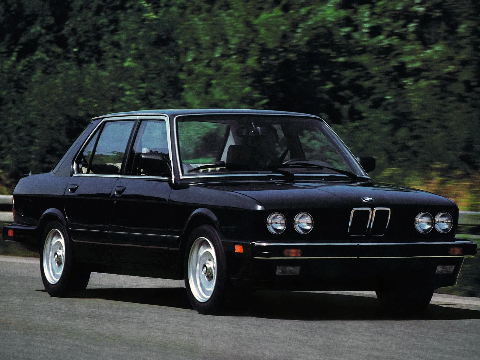BMW 5 series 525i 1982 photo - 6