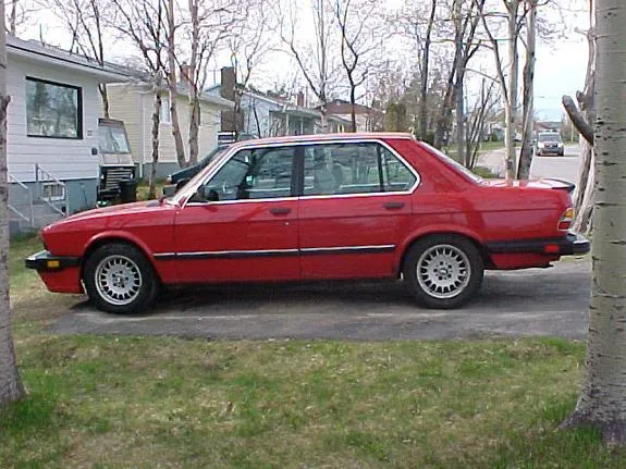 BMW 5 series 525i 1987 photo - 10