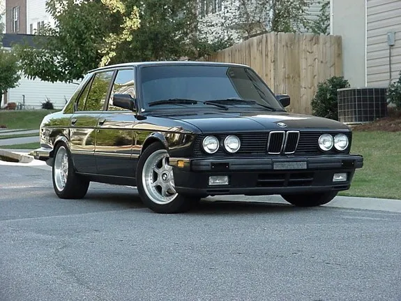 BMW 5 series 525i 1988 photo - 9