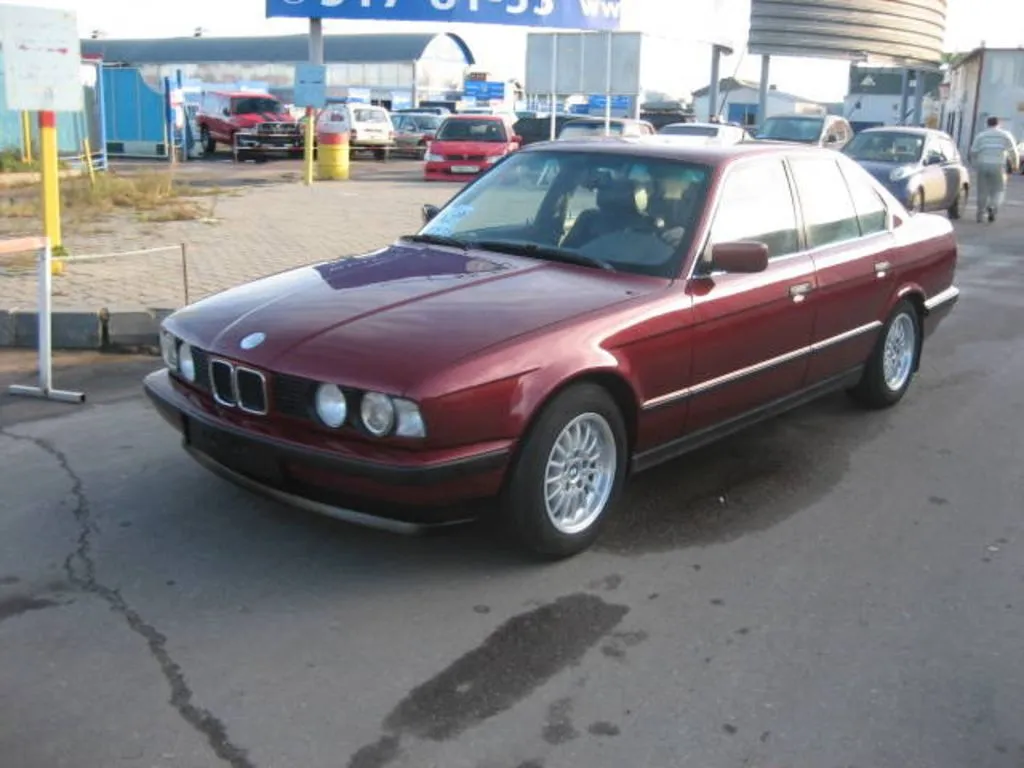 BMW 5 series 525i 1992 photo - 4