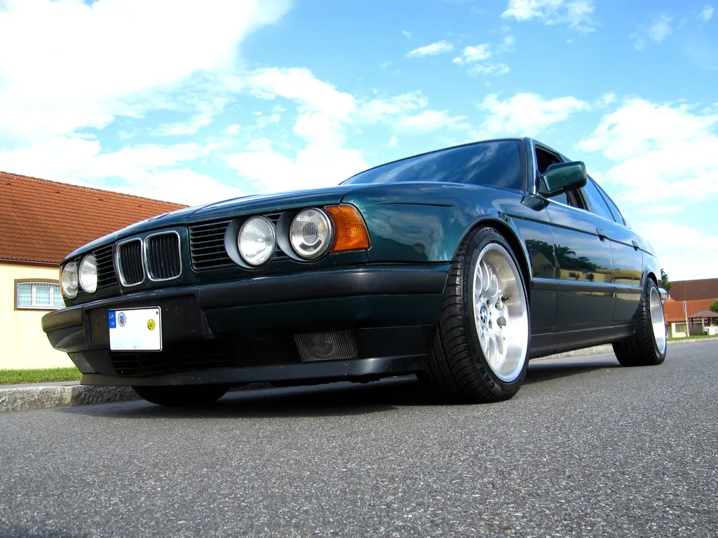BMW 5 series 525i 1992 photo - 6