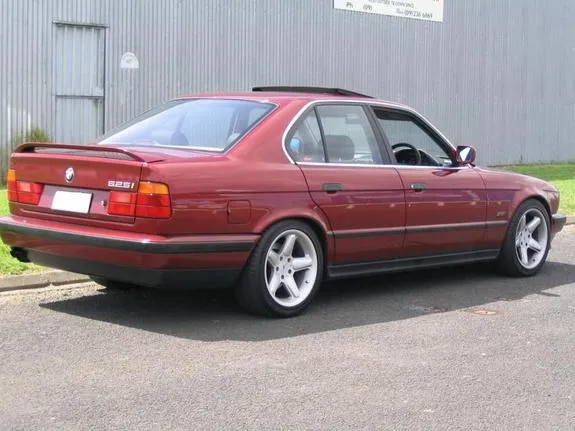 BMW 5 series 525i 1993 photo - 6